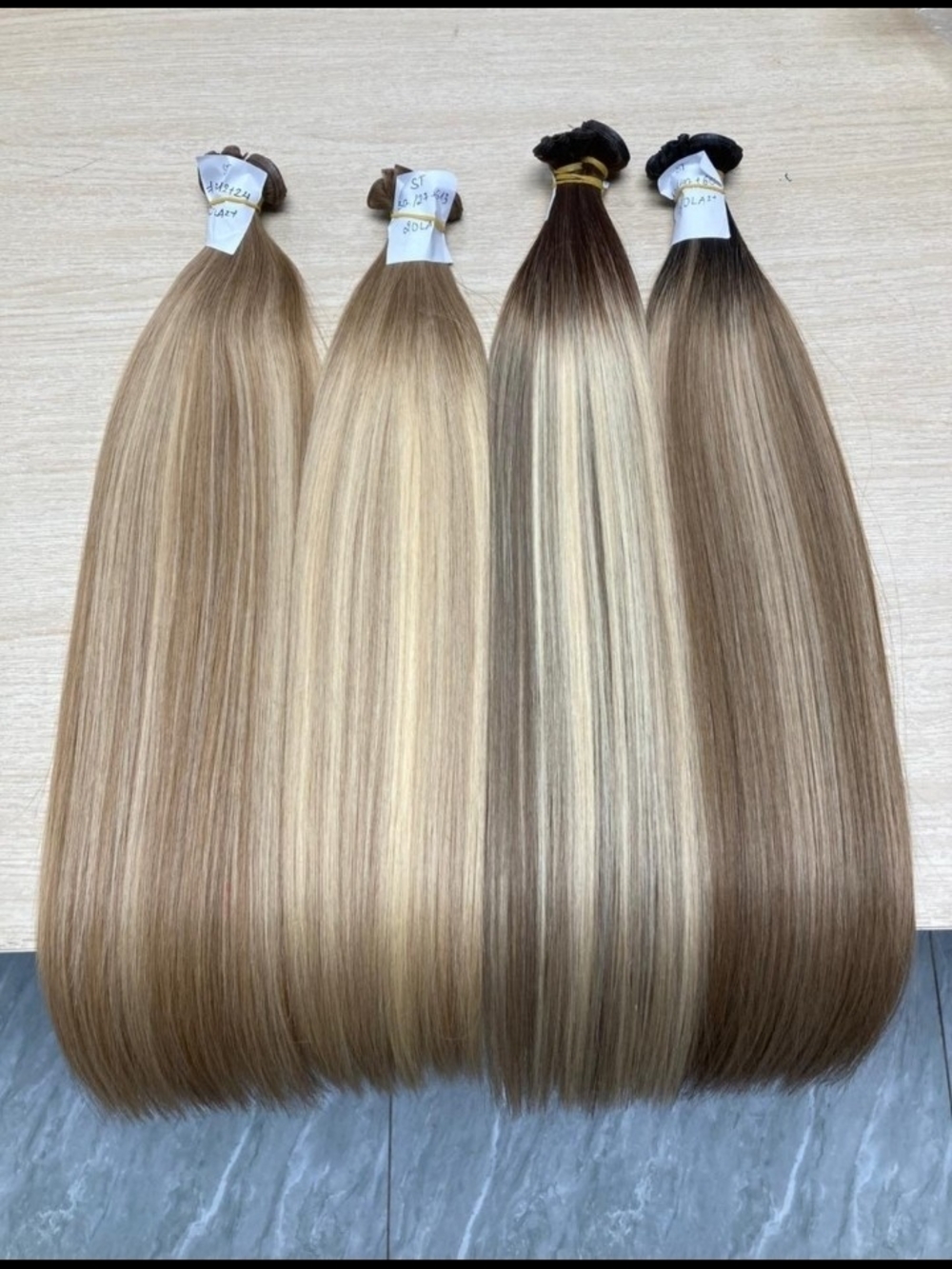 Premium Women’s Straight Hair Extensions - Blonde & Brown Shades